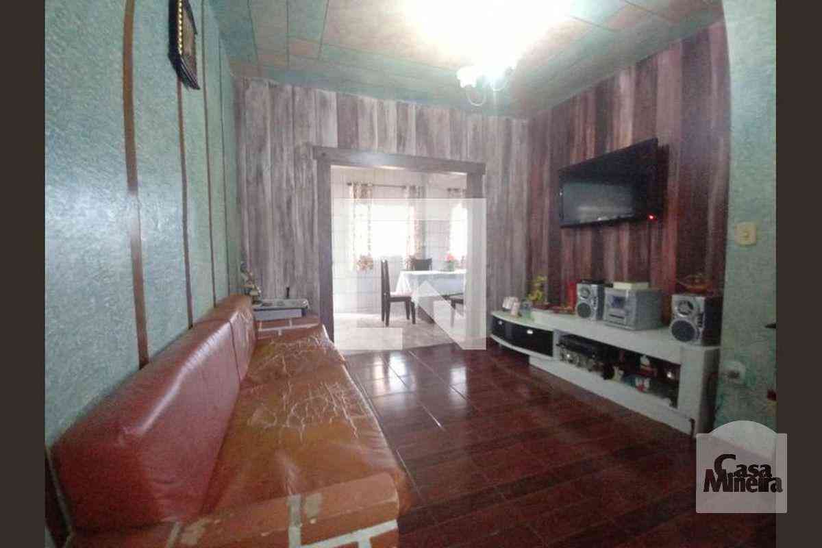 Casa com 6 quartos à venda no bairro Jardim Guanabara, 386m²