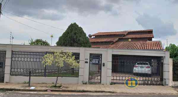 Casa com 5 quartos à venda no bairro Interlagos, 550m²