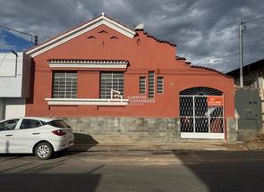 Casa, 3 Quartos, 1 Vaga, 1 Suite para alugar em Rua Benedito Valadares, Centro, Esmeraldas, MG valor de R$ 4.000,00 no Lugar Certo