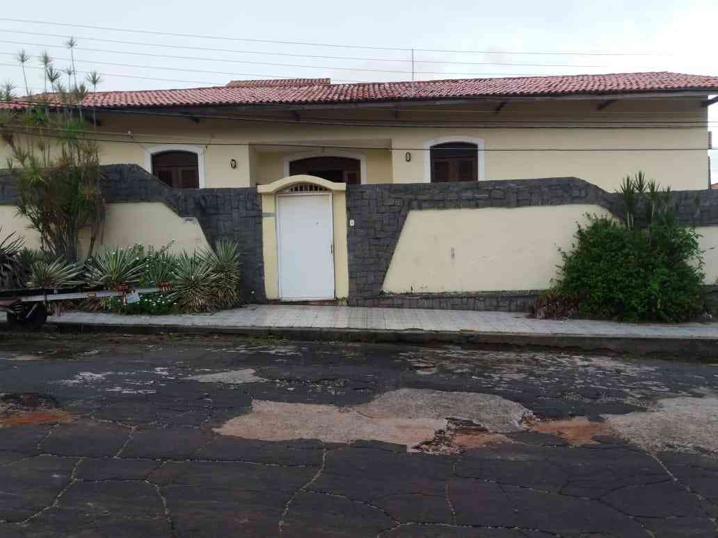 Casa com 4 quartos à venda no bairro Jardim São Francisco, 156m²