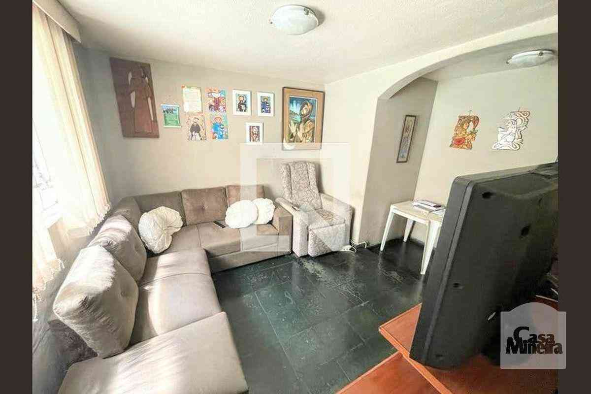 Casa com 5 quartos à venda no bairro Padre Eustáquio, 420m²