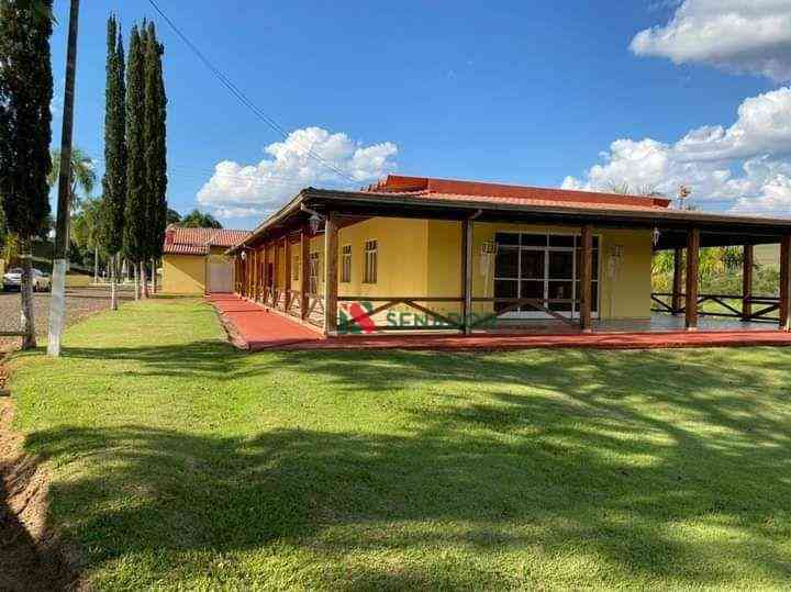 Casas na Rua Coroados em Londrina