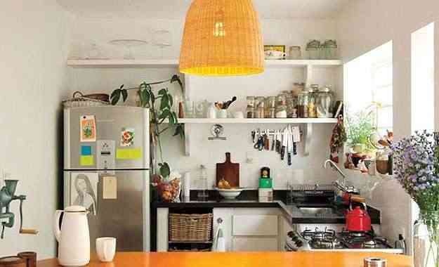 As prateleiras so sempre uma boa ideia para manter a organizao da cozinha - Reproduo/Internet