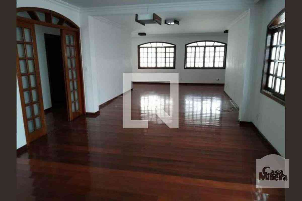 Casa com 4 quartos à venda no bairro Flamengo, 640m²
