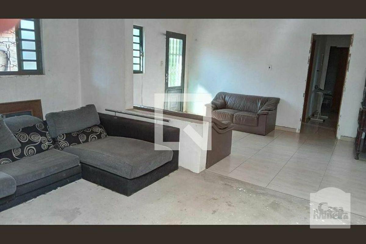 Casa com 3 quartos à venda no bairro Trevo, 150m²