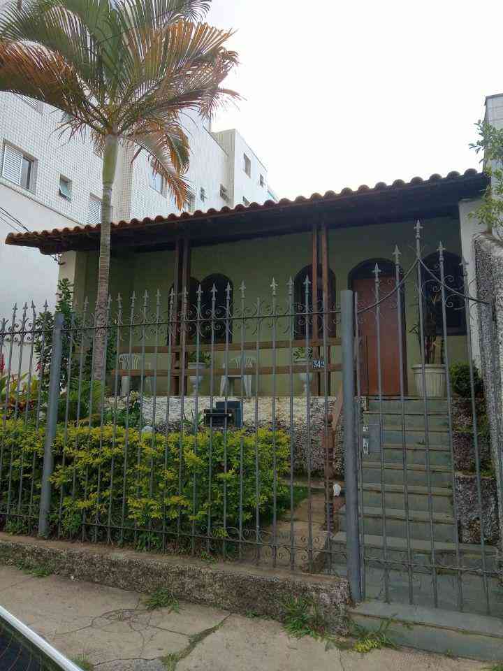 Casa com 3 quartos à venda no bairro Prado