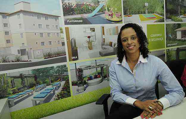 Coordenadora comercial da AP Ponto, Jlia Hubner destaca a procura por imveis da construtora na cidade - Jair Amaral/EM/D.A Press
