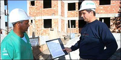 Alexandre Soares, da Habitare, afirma que mudana de procedimentos eliminou problemas nas obras - Gladyston Rodrigues/Especial para o EM