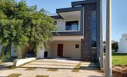 Casa em Condomínio, 3 Quartos, 3 Vagas, 3 Suites