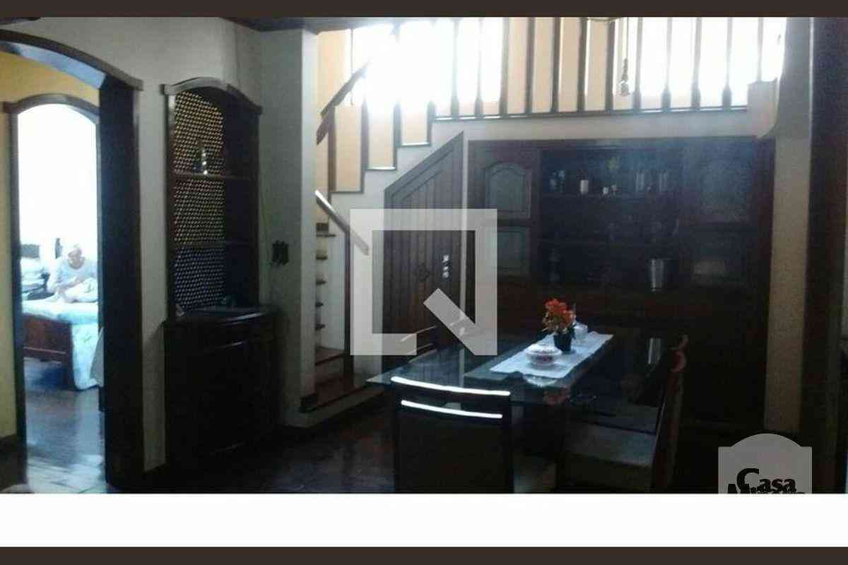 Casa com 4 quartos à venda no bairro Alvorada, 265m²