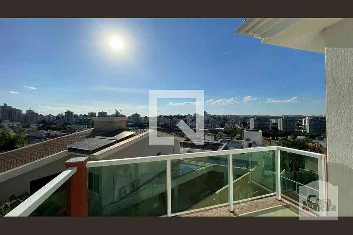 Casa com 5 quartos à venda no bairro Paquetá, 300m²