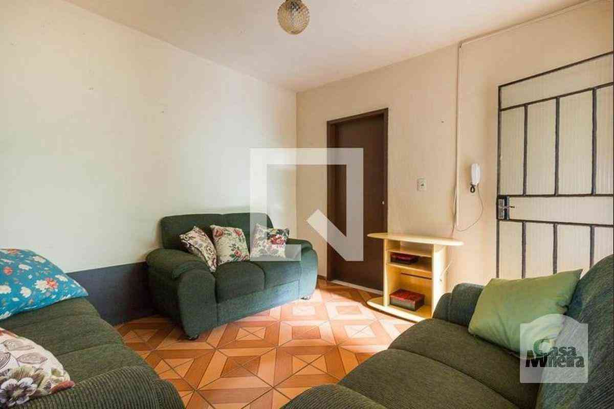 Casa com 3 quartos à venda no bairro Monte Castelo, 360m²