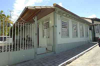 Casa construda em Santa Luzia, na Grande BH, obedeceu a critrios estabelecidos pelo tombamento da rea - Jair Amaral/EM/D.A Press