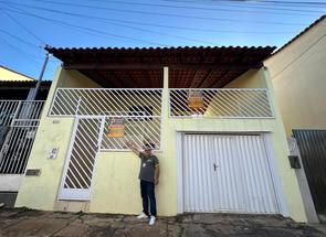 Casa, 3 Quartos, 1 Vaga para alugar em Centro, Nepomuceno, MG valor de R$ 1.600,00 no Lugar Certo