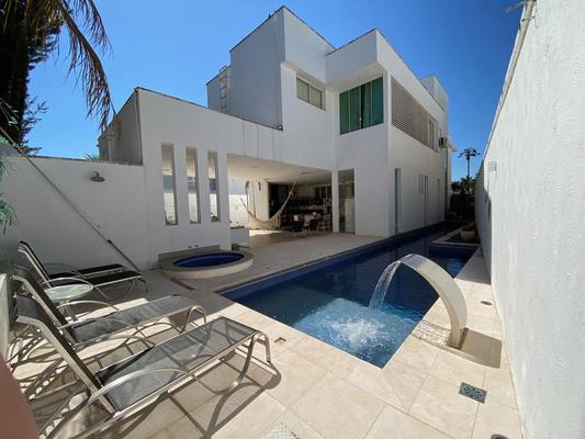 Area Piscina com Raia