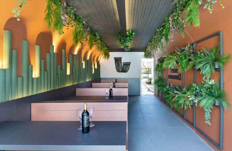 Restaurante, por DS Arquitetura   Interiores, de Dyanne Anjos e Stephany Galantini - Ivan Arajo/Divulgao