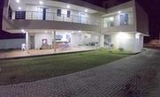 Casa em Condomínio, 6 Quartos, 2 Vagas, 4 Suites
