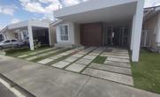 Casa em Condomínio, 3 Quartos, 3 Vagas, 2 Suites