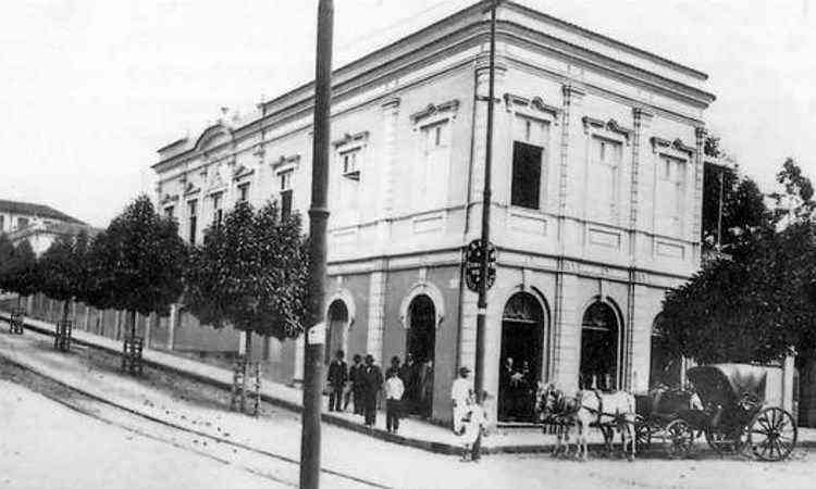 Em 1909, como era o imvel, ainda como Banco de Crdito Real - Reproduo