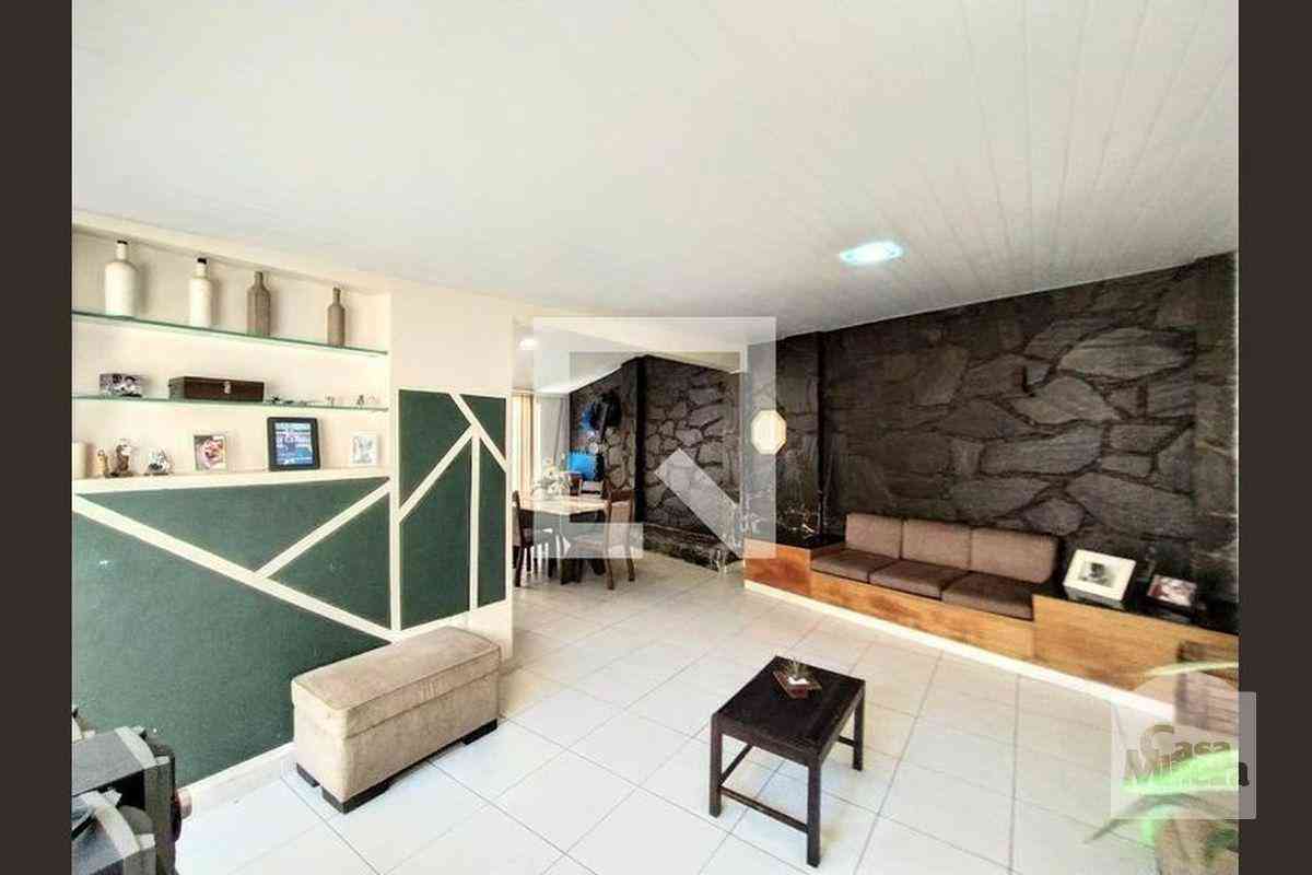 Casa com 4 quartos à venda no bairro Serra, 300m²
