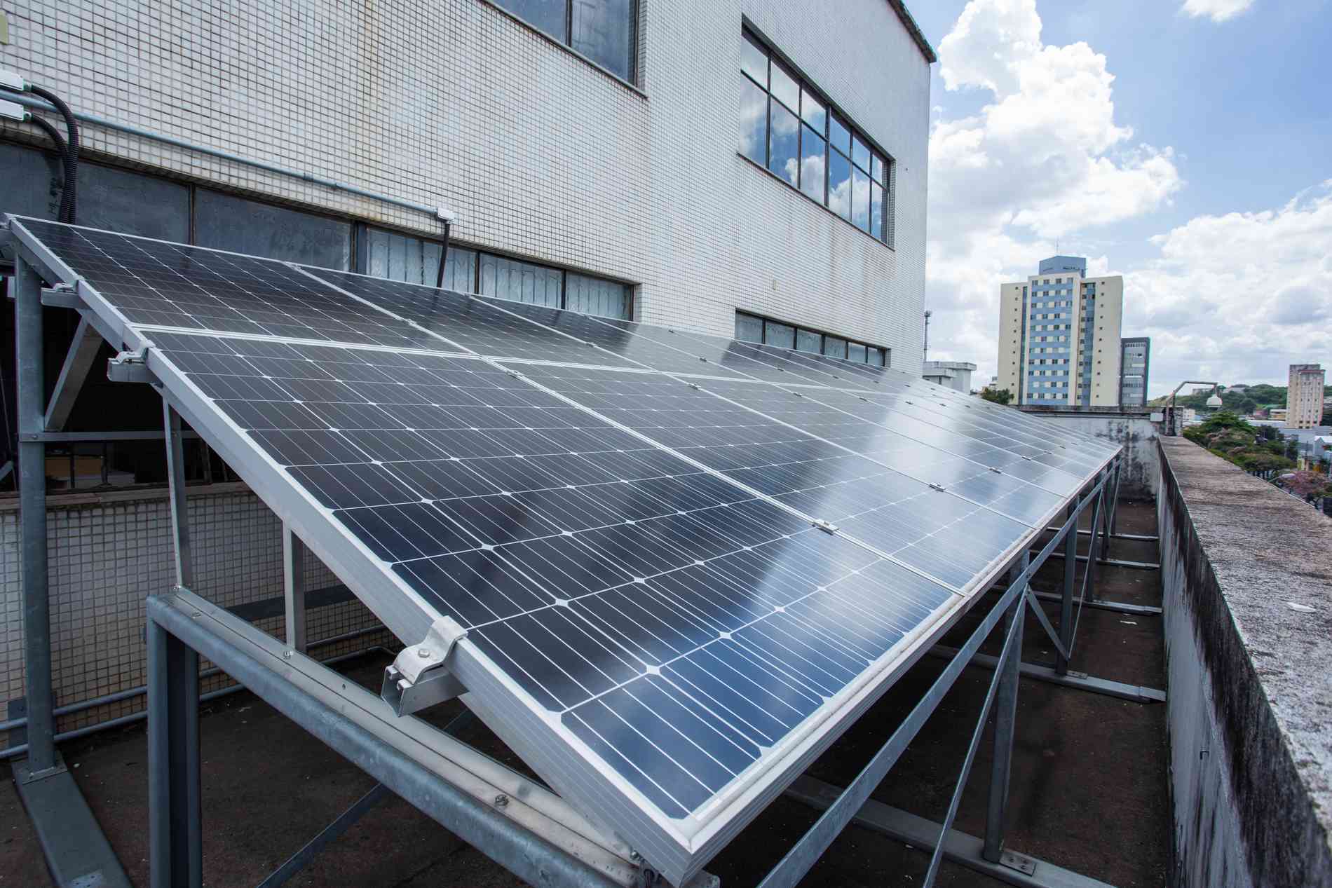 Os geradores fotovoltaicos propem uma reduo de at 90% na conta de luz, seja para o consumidor comum ou grandes empresas - Hipertexto/Divulgao