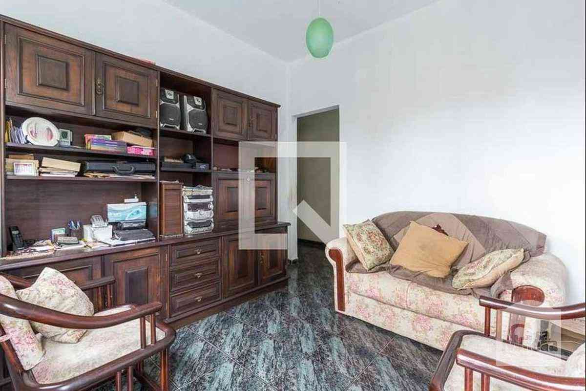 Casa com 3 quartos à venda no bairro Vila Belém, 270m²