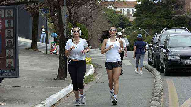 Avenida Bandeirantes, no Mangabeiras - Cristina Horta/EM/D.A Press