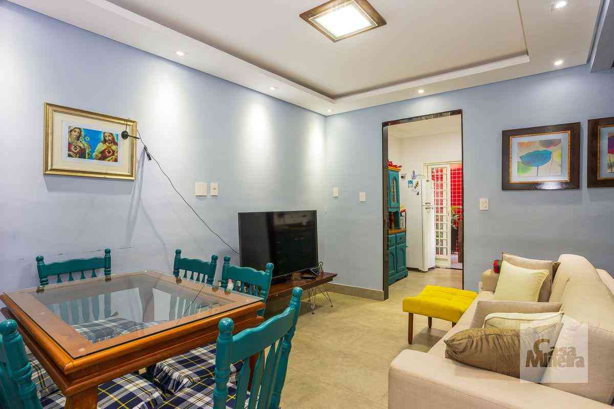 Casa com 2 quartos à venda no bairro Havaí, 70m²