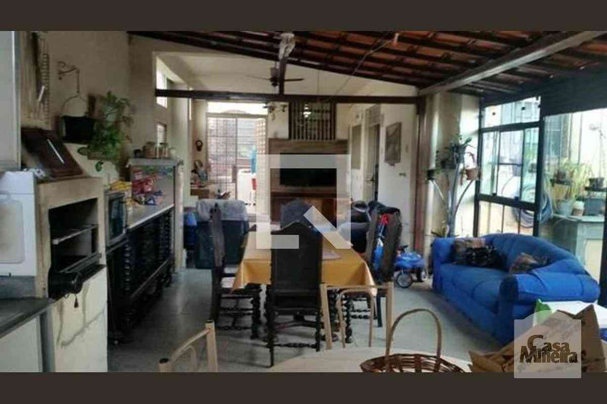Casa com 5 quartos à venda no bairro Alvorada, 360m²