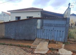 Casa, 3 Quartos, 2 Vagas para alugar em Centro, Nepomuceno, MG valor de R$ 1.200,00 no Lugar Certo