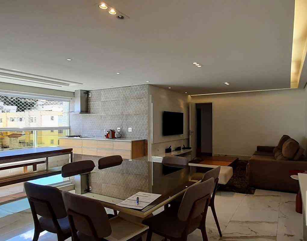Apartamento com 4 quartos à venda no bairro Cidade Jardim, 143m²
