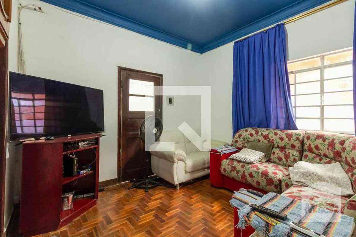 Casa com 3 quartos à venda no bairro João Pinheiro, 283m²