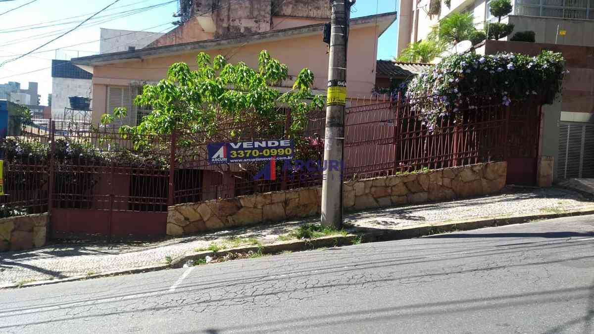 Casa com 6 quartos à venda no bairro São Pedro, 400m²