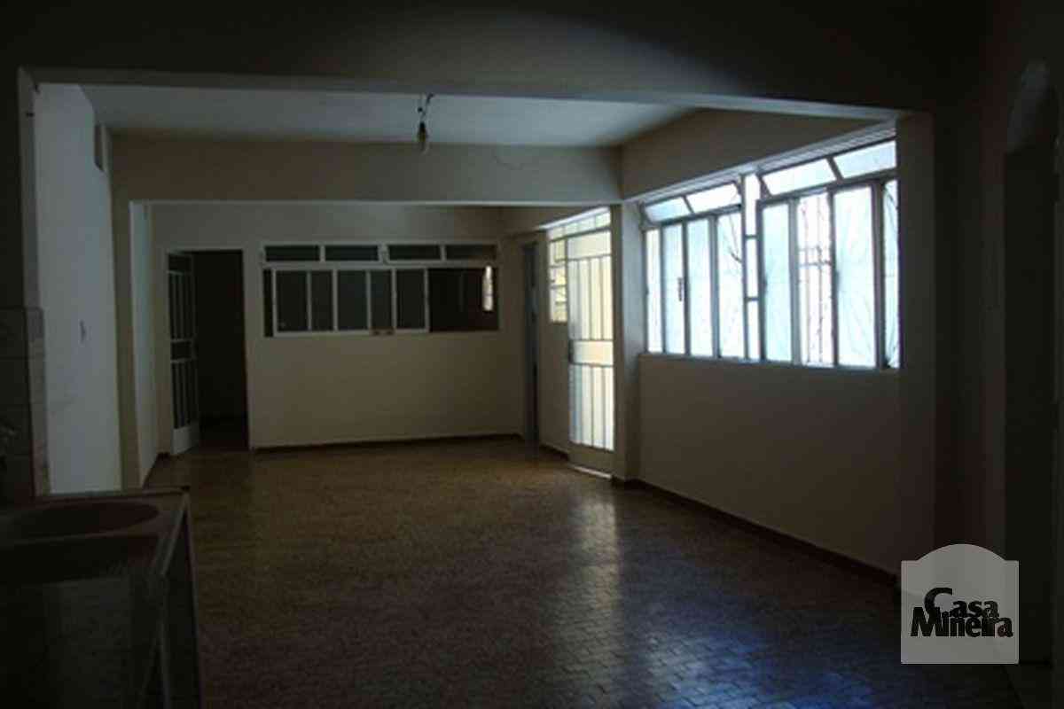 Casa com 3 quartos à venda no bairro Milionários, 220m²