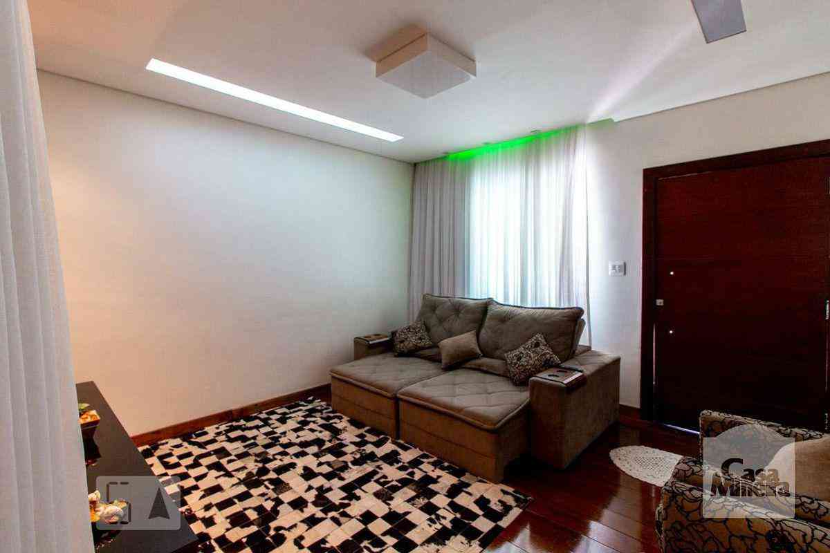 Casa com 3 quartos à venda no bairro Vila Clóris, 110m²