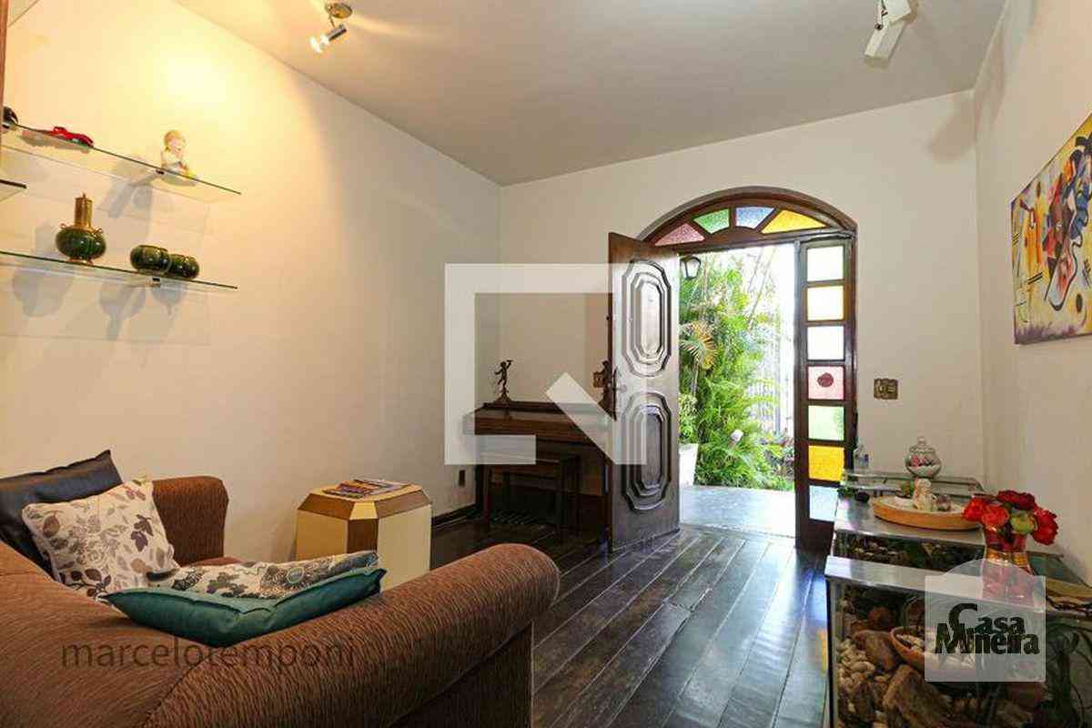 Casa com 5 quartos à venda no bairro Calafate, 480m²