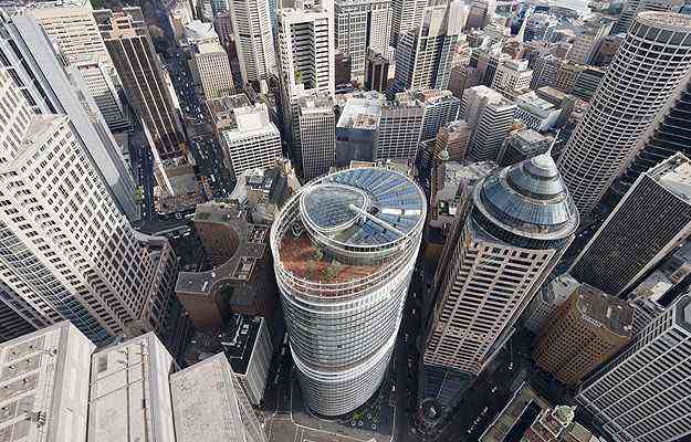 O edifcio 1 Bligh Street, em Sydney, na Austrlia, de Christoph Ingenhoven e Ray Brown, foi eleito o melhor arranha-cu de 2012. Na foto, vista area  - H. G. Esch/Divulgao