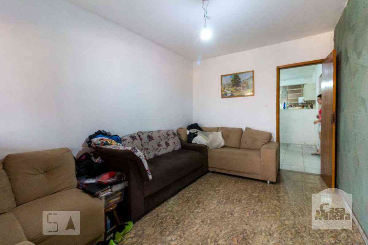Casa com 5 quartos à venda no bairro Planalto, 300m²