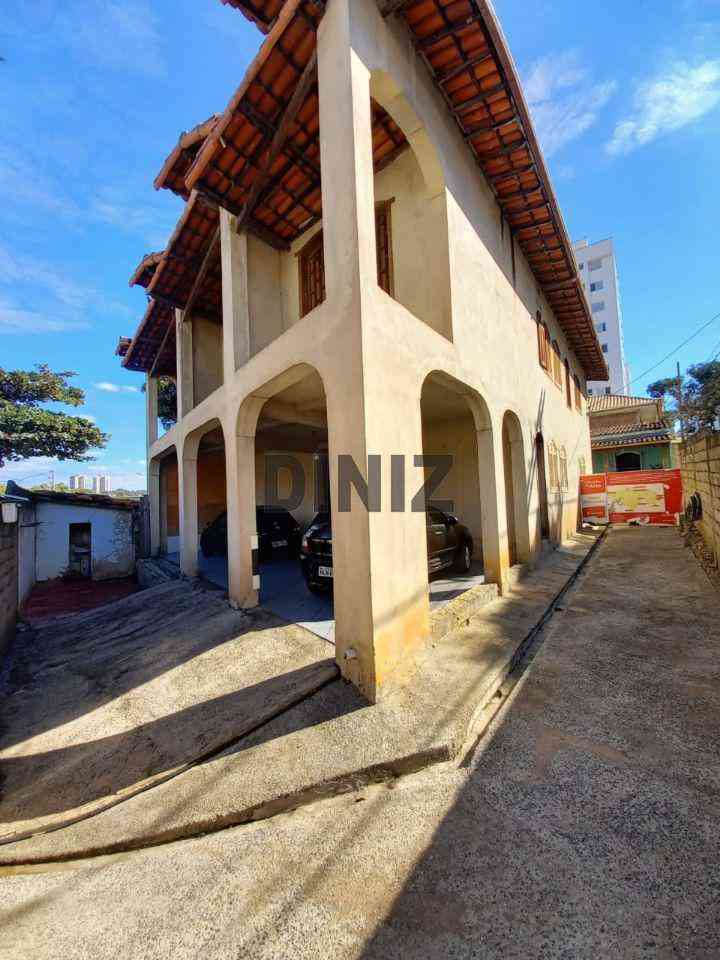 Casa com 5 quartos à venda no bairro Santa Inês, 197m²