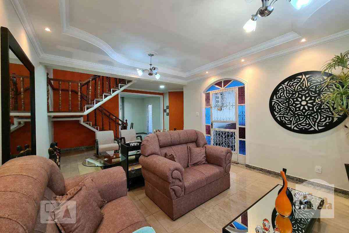 Casa com 3 quartos à venda no bairro Bandeirantes (pampulha), 280m²