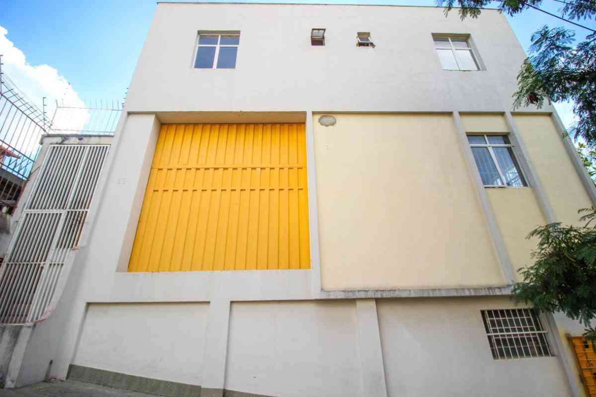 Galpão para alugar no bairro Carlos Prates, 170m²