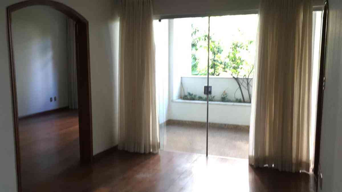 Apartamento com 4 quartos à venda no bairro Funcionários, 150m²