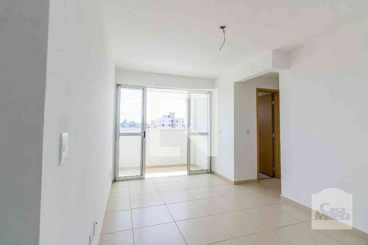Apartamento com 2 quartos à venda no bairro Carlos Prates, 57m²