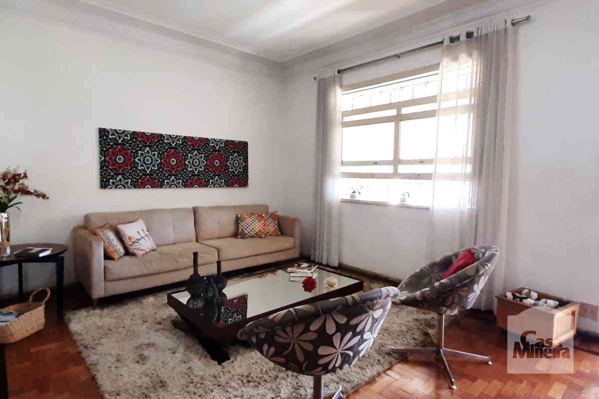 Casa com 4 quartos à venda no bairro Lagoinha, 351m²