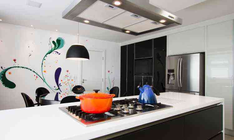 A cozinha em preto e branco: ares de sofisticao - Agncia Jafo Fotografia/Divulgao
