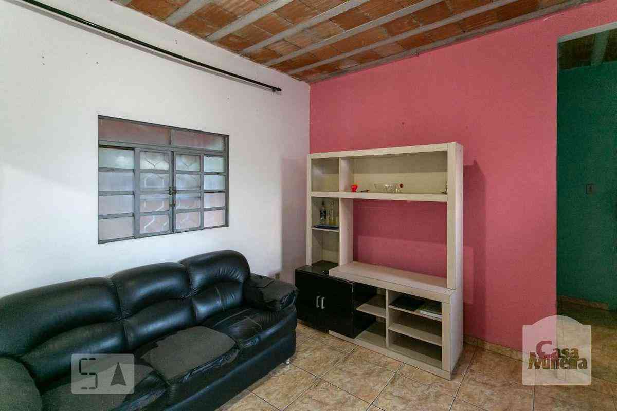 Casa com 6 quartos à venda no bairro Santa Mônica, 100m²
