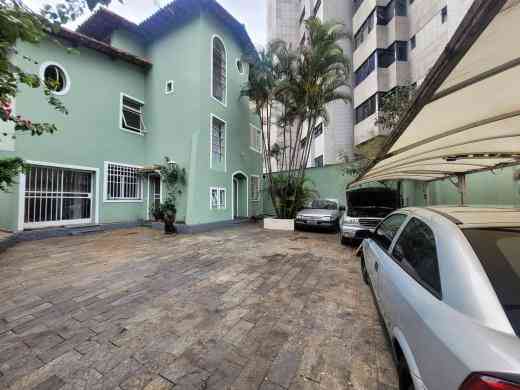 Casa Comercial com 4 quartos para alugar no bairro Serra, 360m²