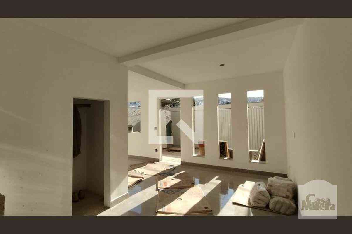 Casa com 3 quartos à venda no bairro Tropical, 120m²
