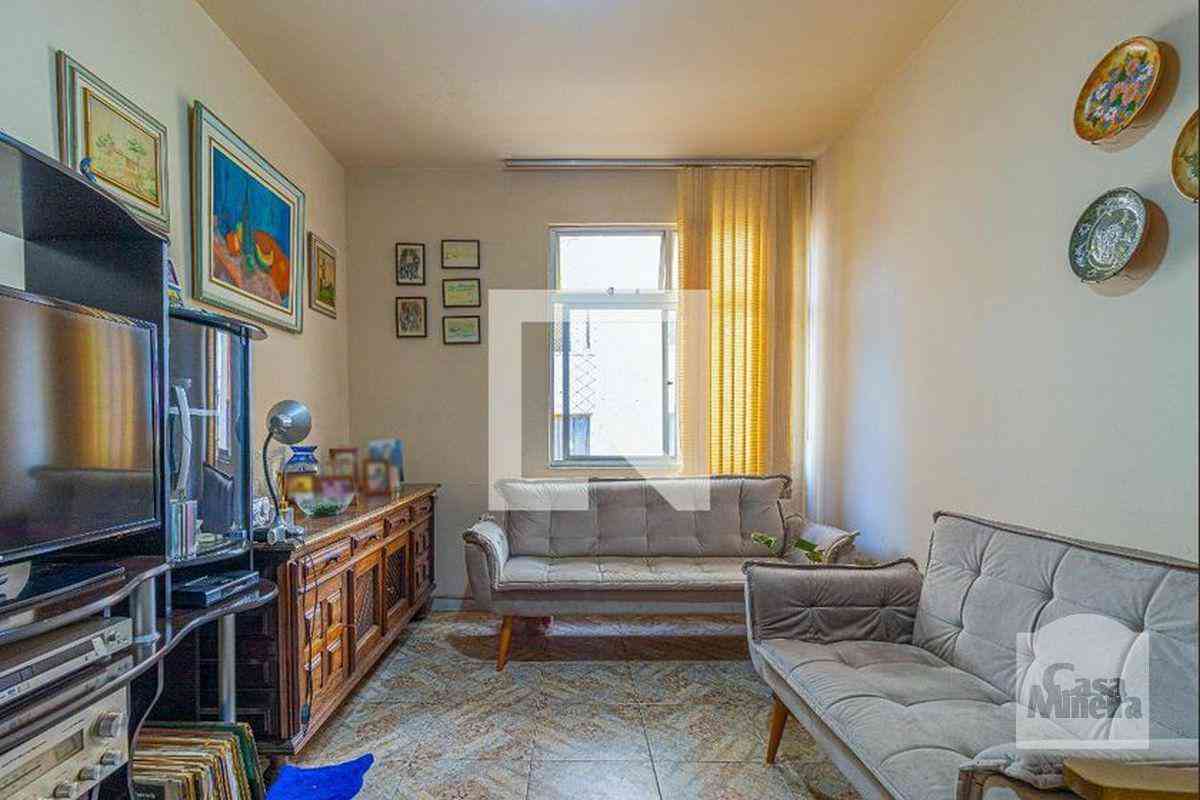 Apartamento com 3 quartos à venda no bairro Santa Efigênia, 90m²