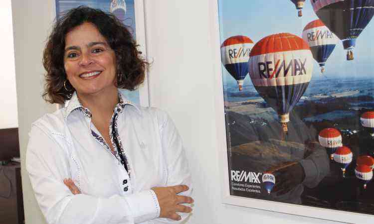 A top producer Sandra Cmara no revela nmeros, mas adianta que realizou sete grandes negociaes - RE/MAX MG/Divulgao